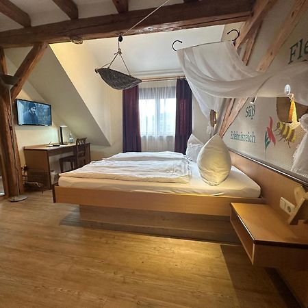 Gasthaus & Hotel Drei Lilien Werbach Bagian luar foto