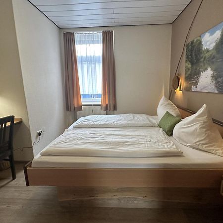 Gasthaus & Hotel Drei Lilien Werbach Bagian luar foto