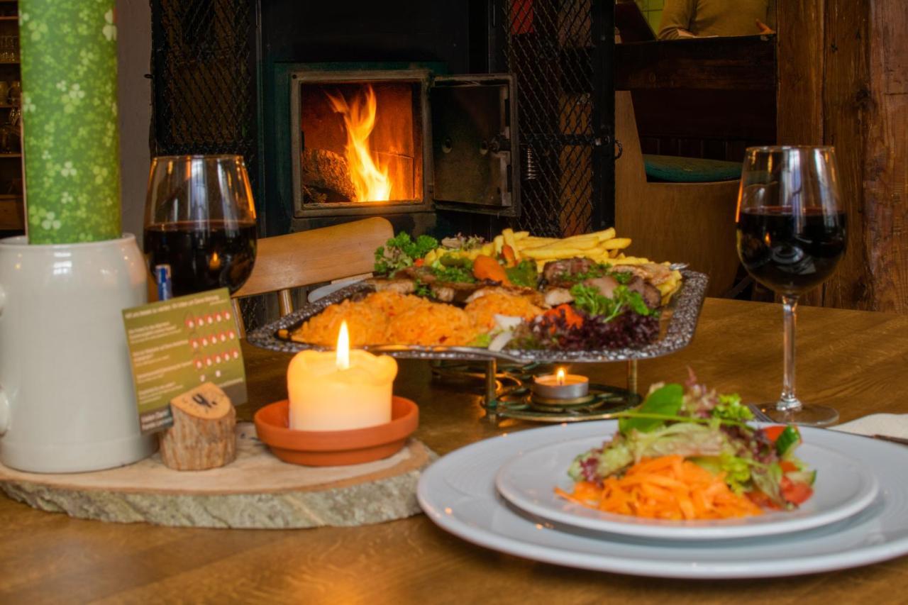 Gasthaus & Hotel Drei Lilien Werbach Bagian luar foto
