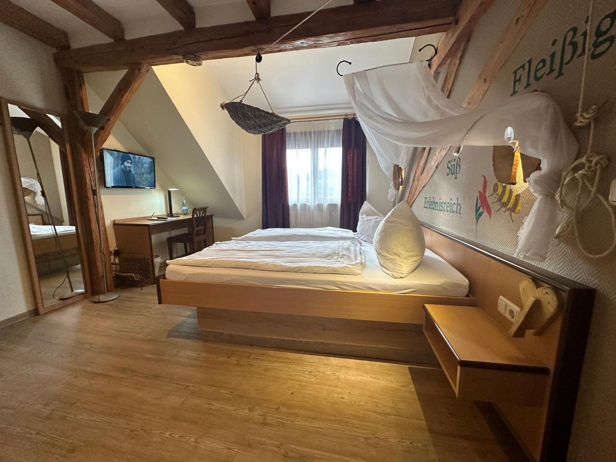 Gasthaus & Hotel Drei Lilien Werbach Bagian luar foto
